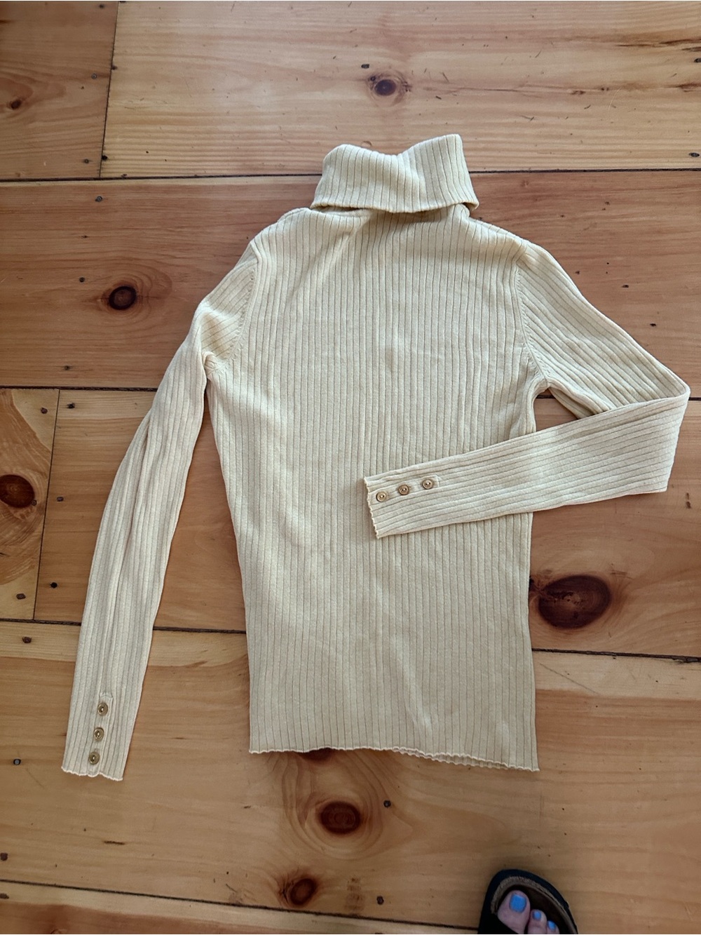 J. McLaughlin Creamy yellow Ribbed Knit Top with Care Instructions Tag